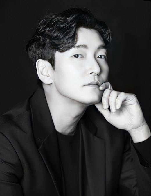 搜狐韩娱讯 韩国艺人曹承佑将主演jtbc新剧《神圣的离婚》.