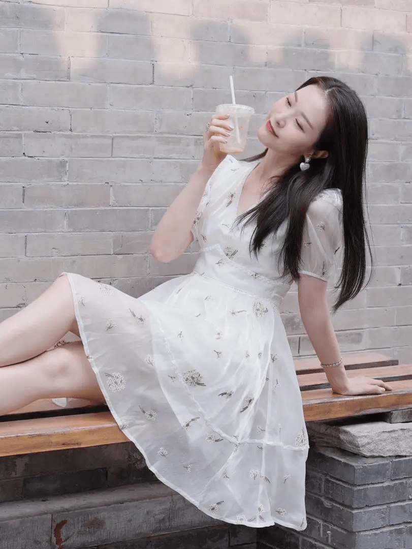 潮汕姑娘谢映玲一袭白色纱裙青春洋溢唯美靓丽