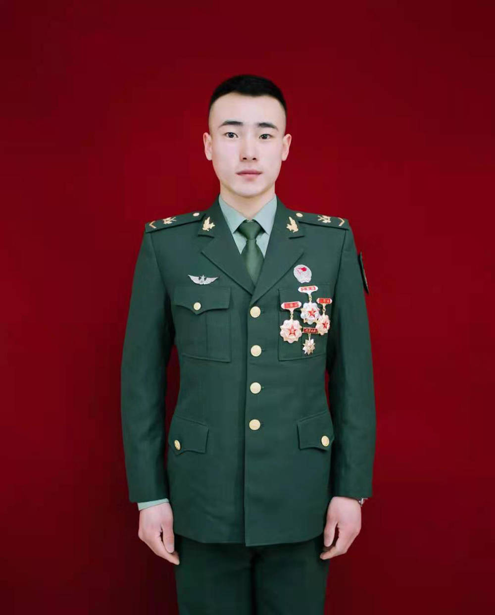 河南兵哥不简单当兵7年立功十次