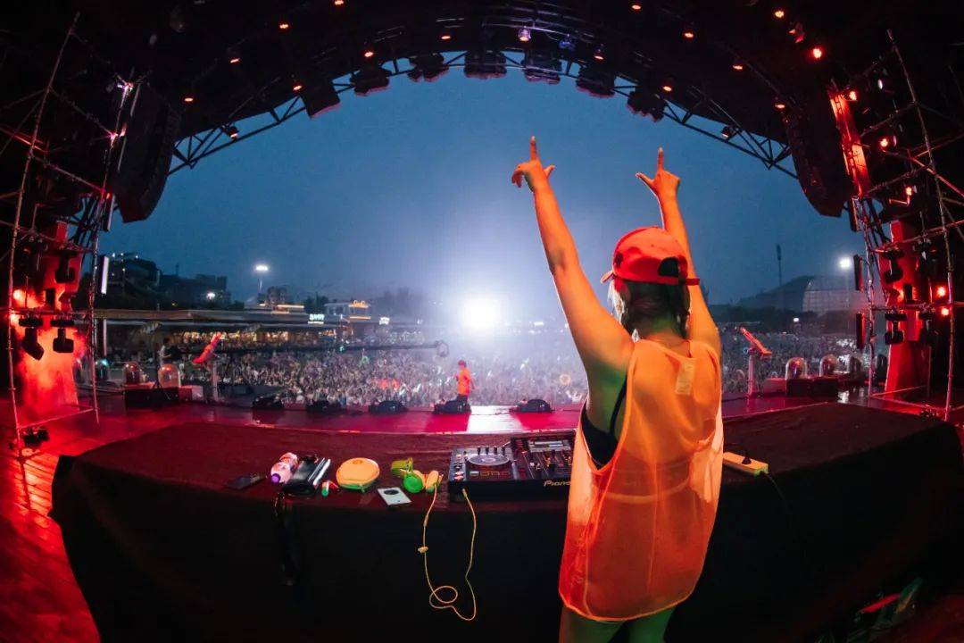 欢乐谷67pogo电音节爆裂来袭豪华明星阵容组团炸场