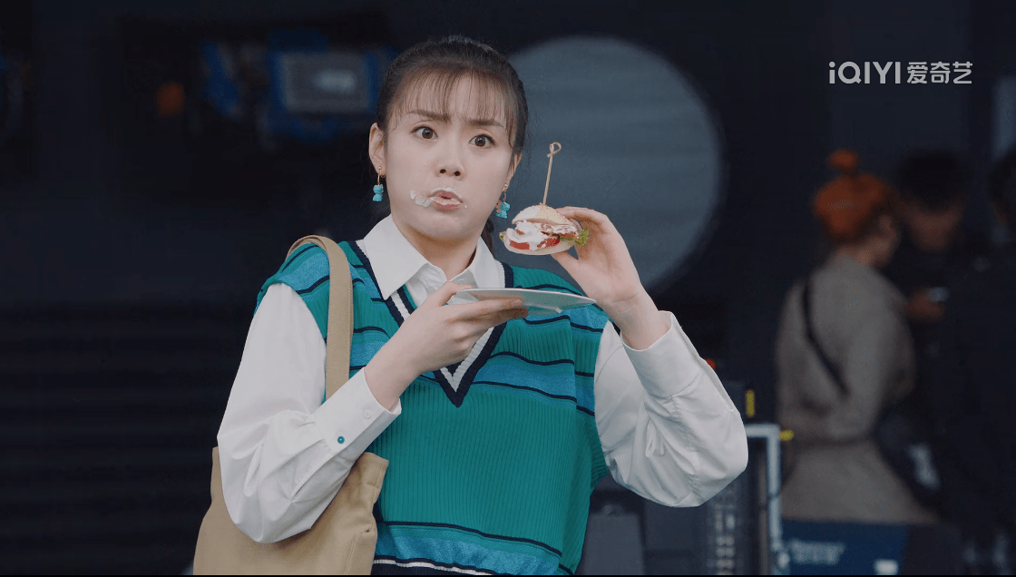 孙艺文破事精英动作戏惊艳观众沙乐乐角色反差大身份成谜