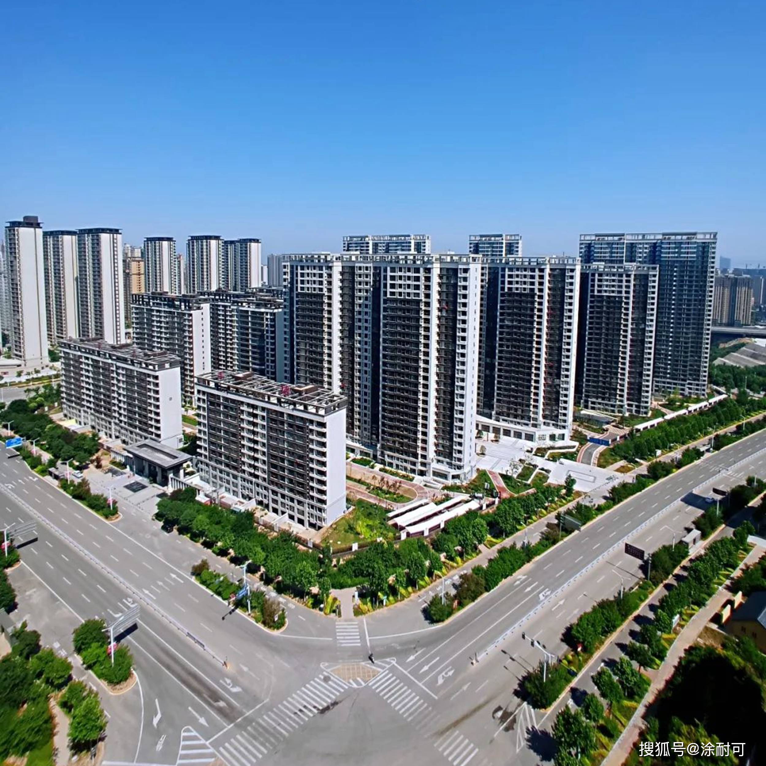 涂耐可晶彩石助力博丰九玺台成为三门峡市一道靓丽的风景线