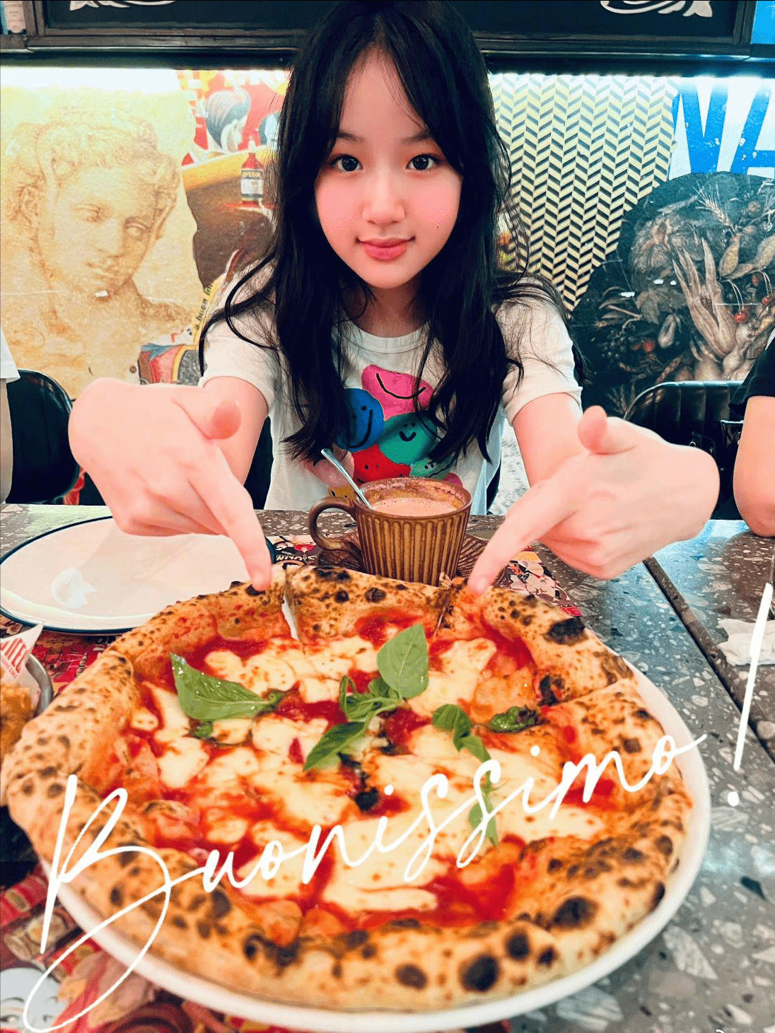 文莱"大厨"被北京美食吃服了,难怪到中国定居_披萨_港台明星_孩子