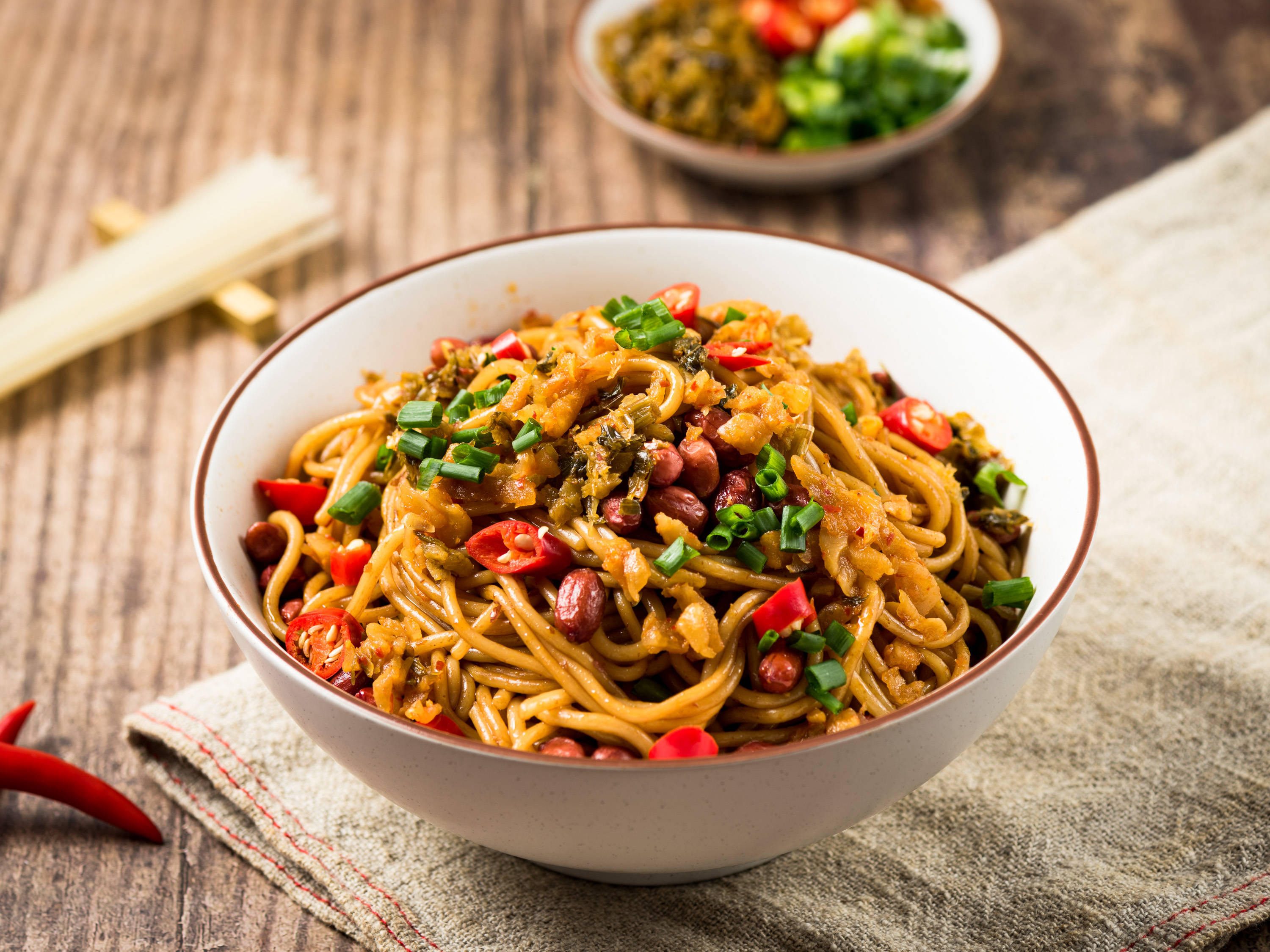 公司主要做餐饮项目,拥有多个餐饮品牌,类别有轻食,米粉,龙虾等等.