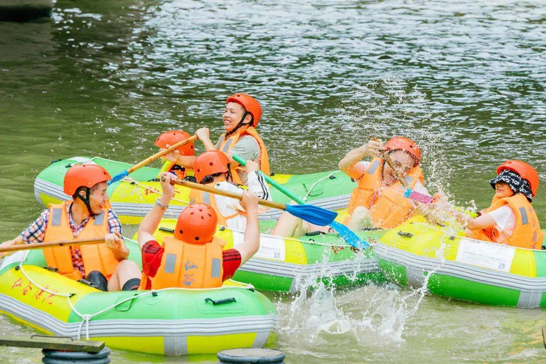 葛仙山仙谷漂流小孩子都能玩的漂流