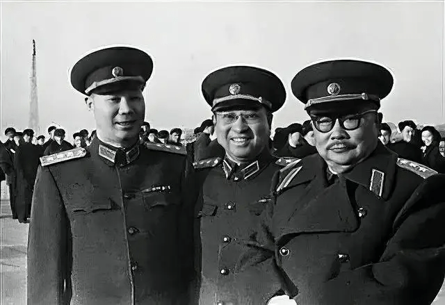 原创开国将军们的合影照他们都是人民队伍中的顶梁柱