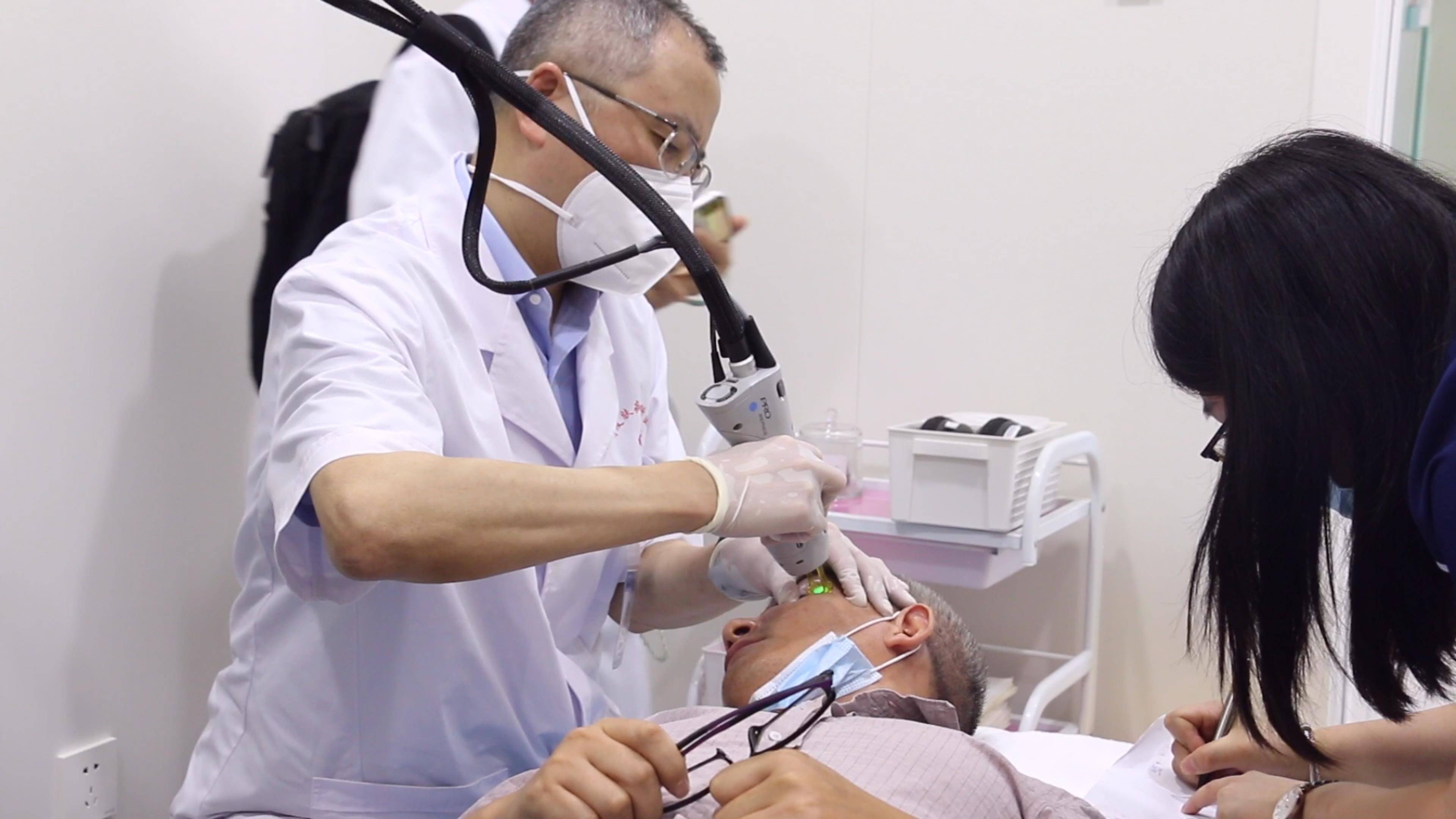 云南省首个鲜红斑痣,血管瘤名医治疗工作站成立_患者_周国瑜_昆明