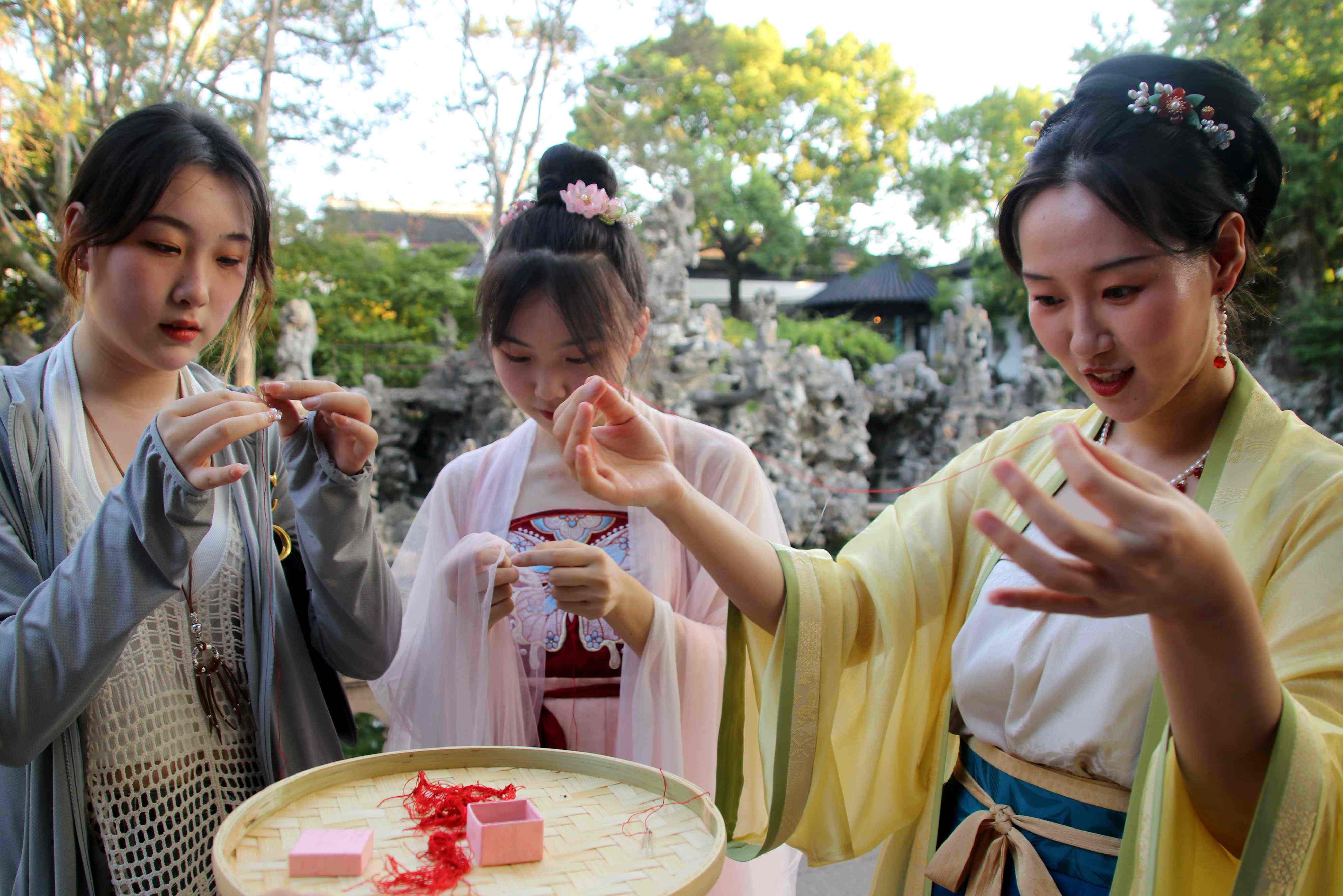 汉服沉浸体验:"有服章之美是为华,有礼仪之大谓之夏.