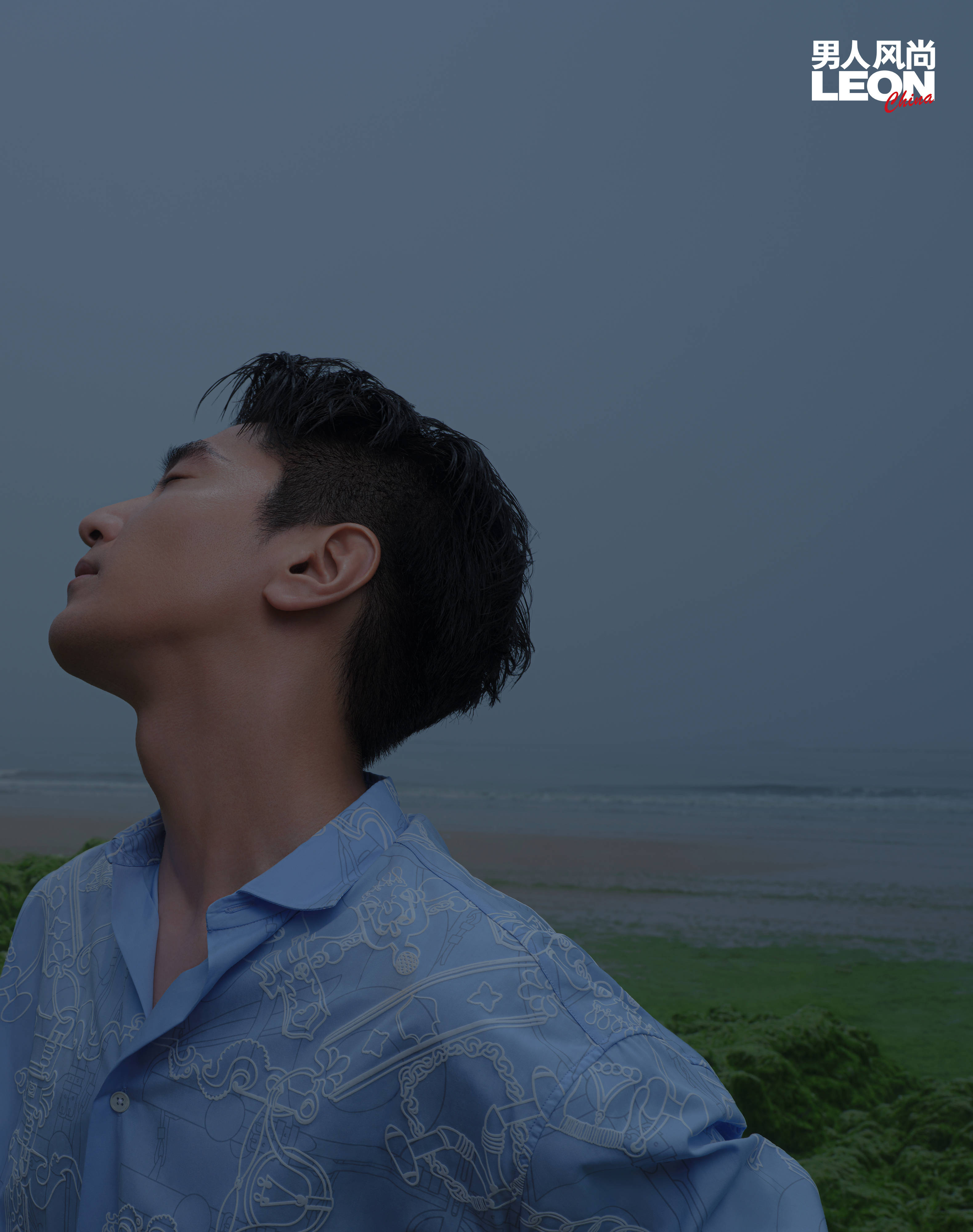 赵又廷登男人风尚八月刊封面海岸迷雾大片率性自由