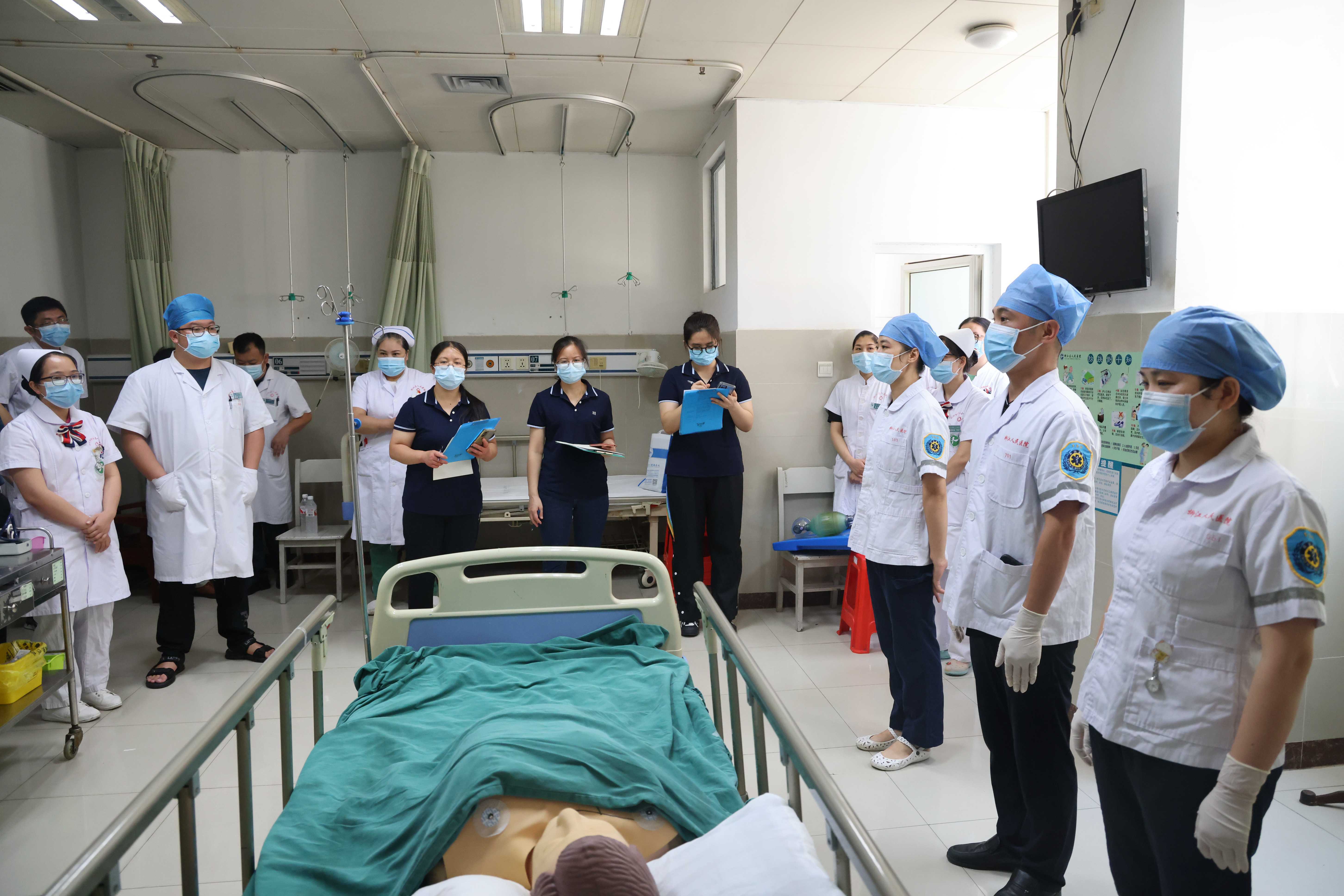 柳江人医:迎来市医疗急救指挥中心三人心肺复苏实战演练考核_培训