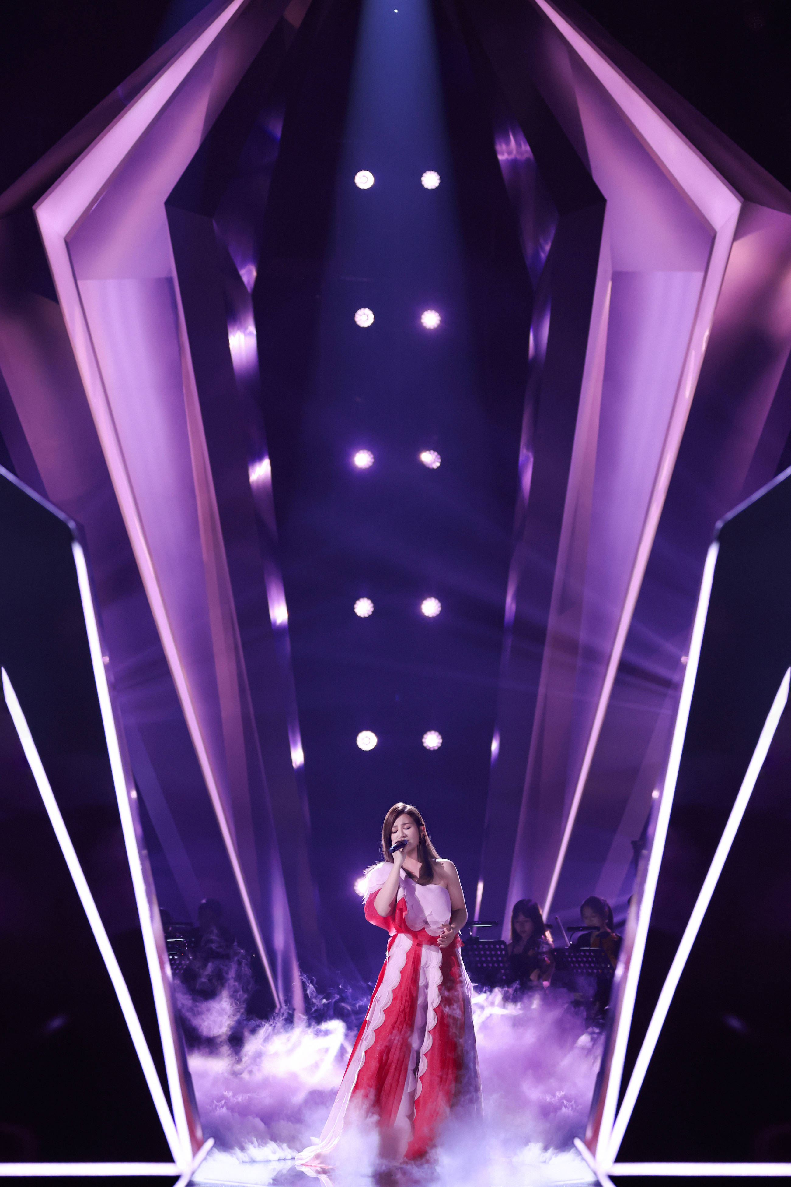 情歌天后梁静茹重磅加盟好声音 导师首秀深情演绎直触人心_节目_舞台