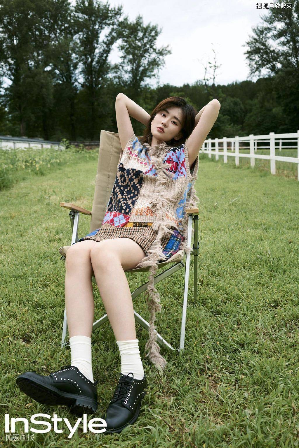 乔欣拍慵懒写真，炎炎夏日的浪潮