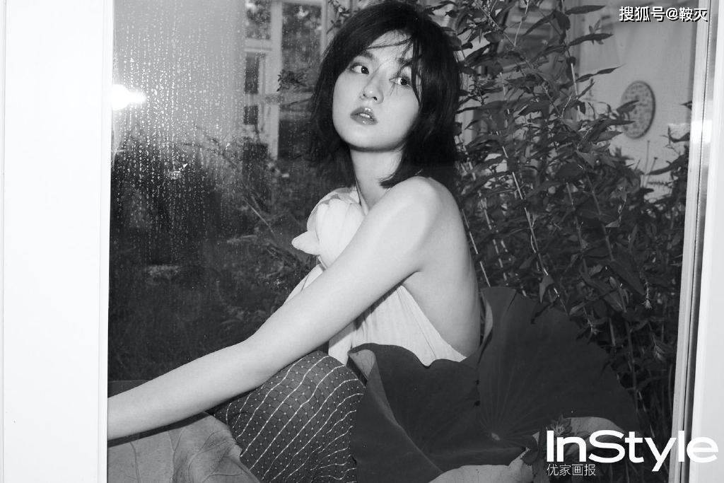 乔欣拍慵懒写真，炎炎夏日的浪潮