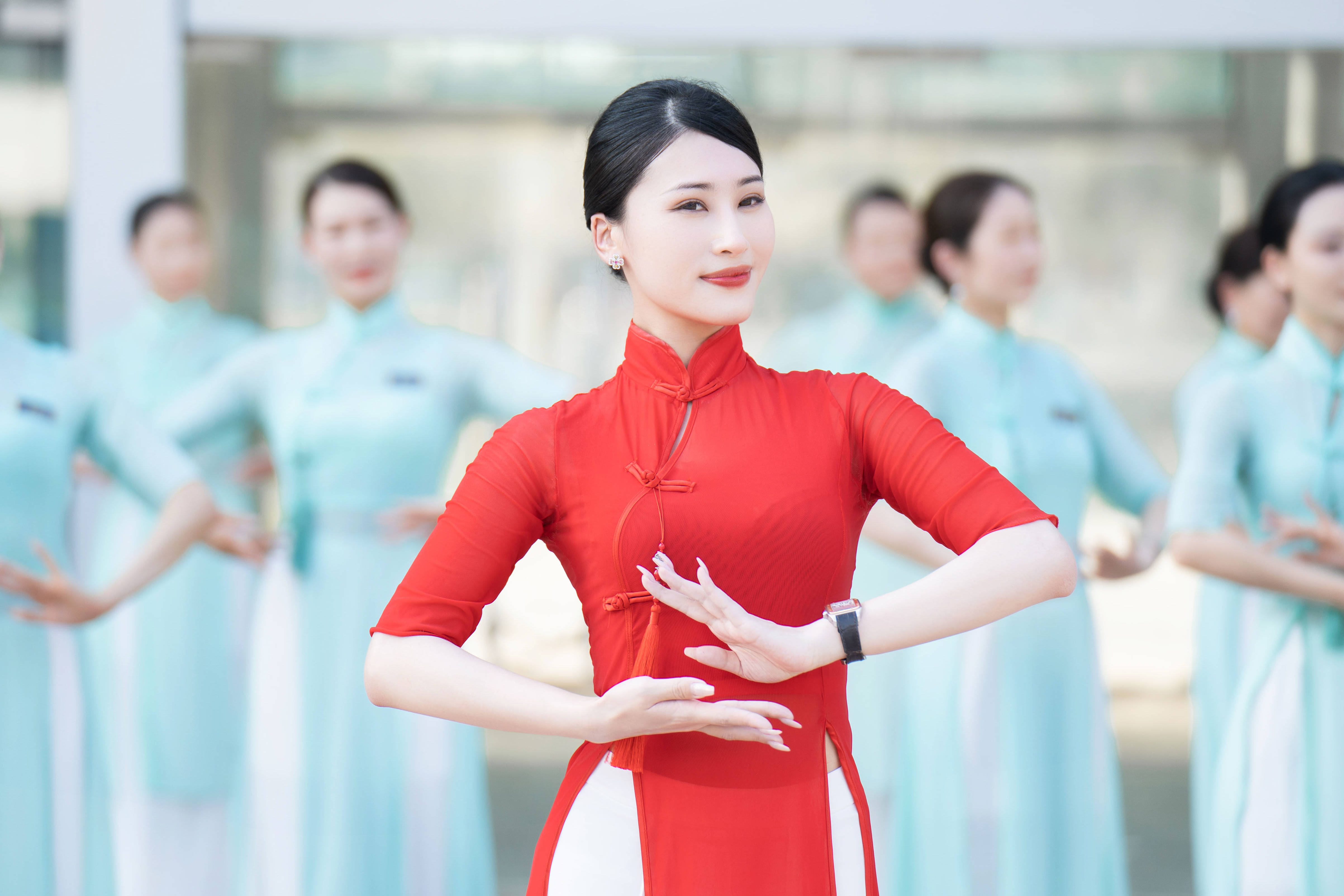 手真的是女人的第二张脸!_兰花指_女性_姿势