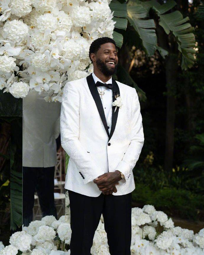 组图泡椒晒上月婚礼大片 妻子一袭婚纱秀傲人身材搜狐大视野搜狐新闻