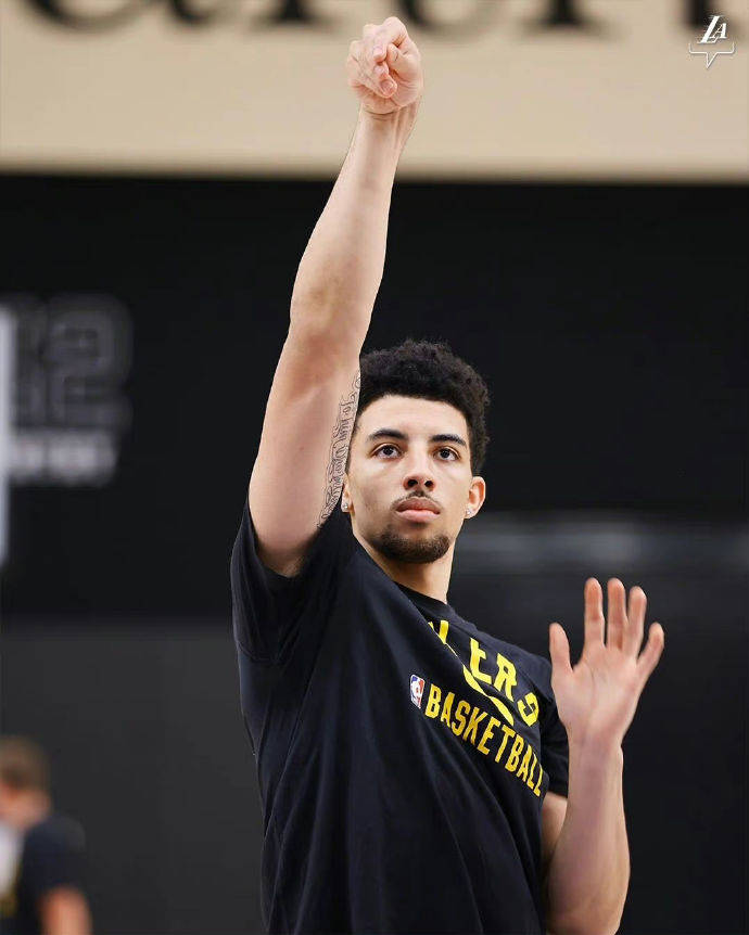 詹姆斯浓眉联手对抗约基奇穆雷湖人掘金大战一触即发