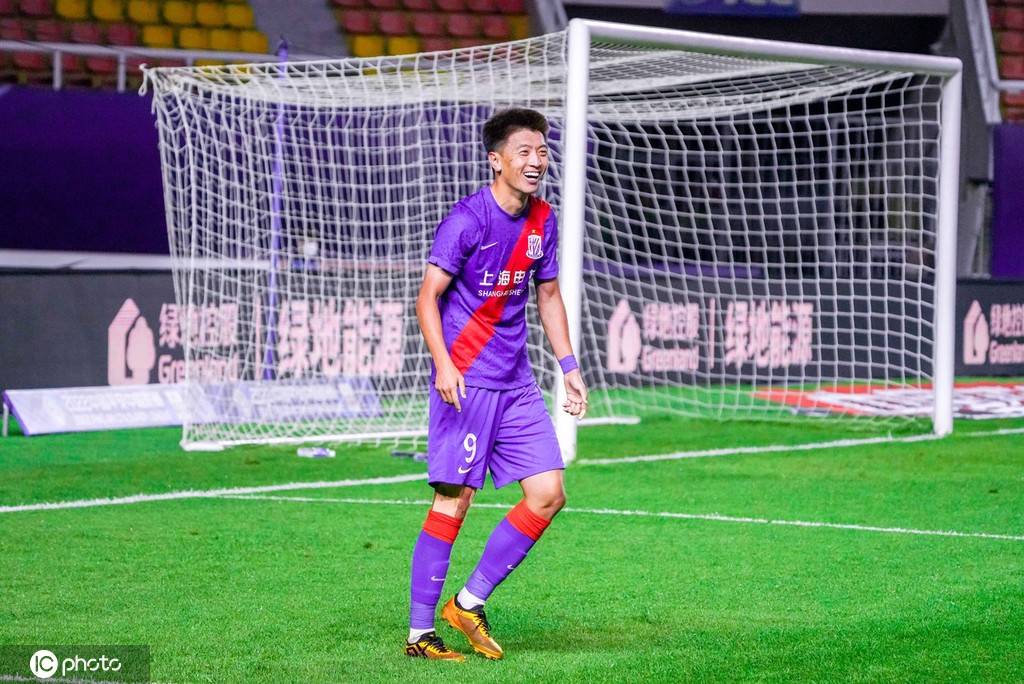 中超-申花1-0险胜梅州 杨旭脱衣庆祝绝杀-搜狐大视野-搜狐新闻