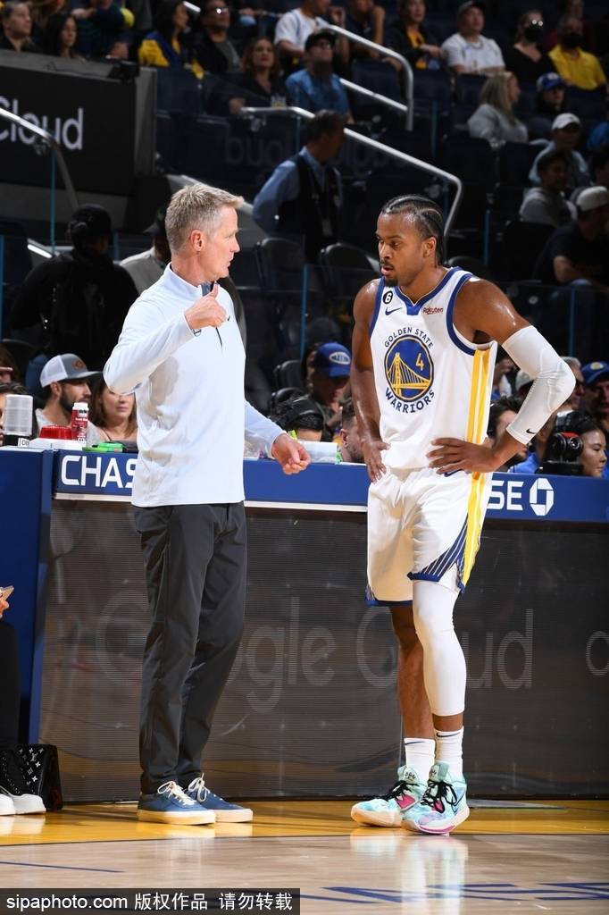 双方替补阵容轮换成胜负关键