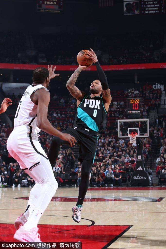 篮网客场挑战湖人季后赛卡位战一触即发