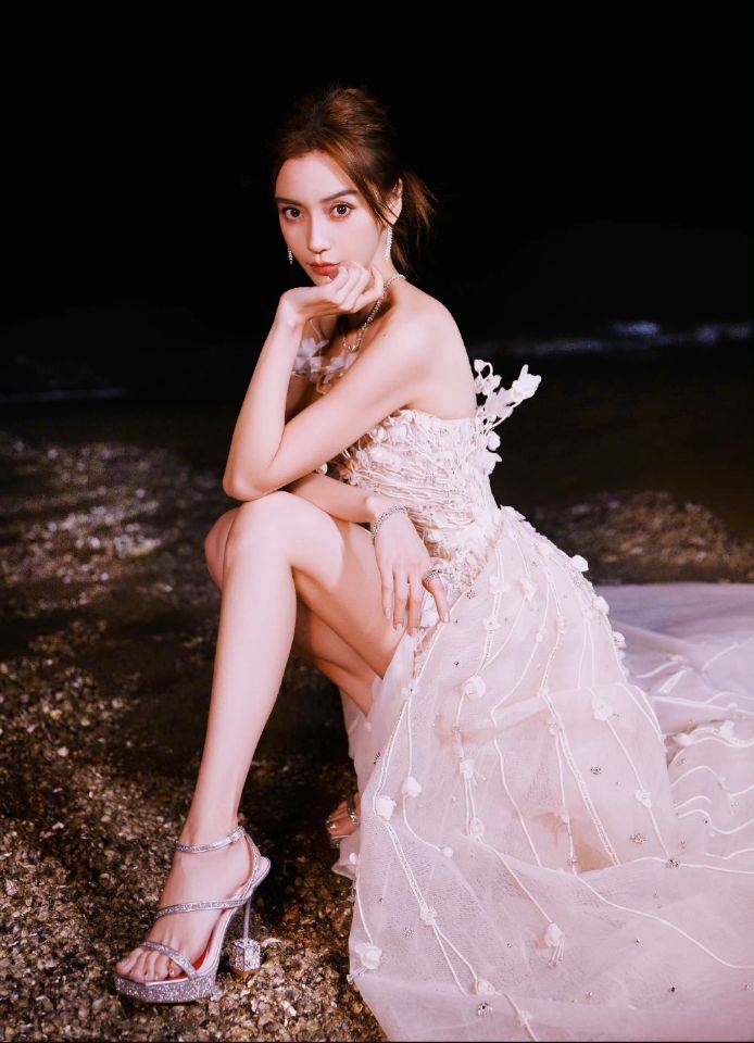 女明星杨颖的造型写真：优雅高贵、魅力风采-搜狐大视野-搜狐新闻