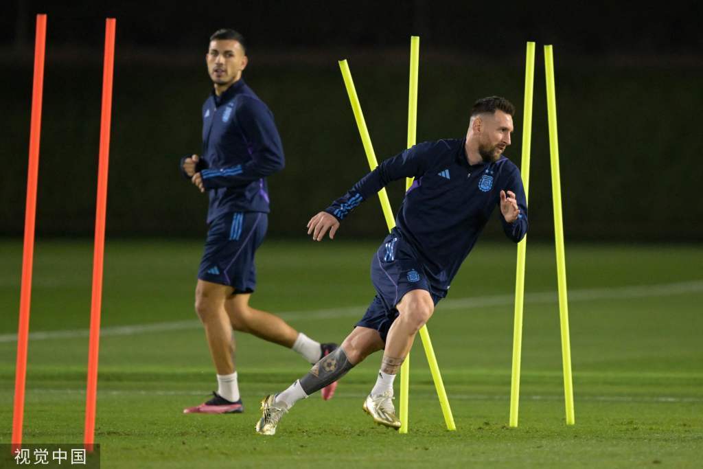 梅西伤愈复出梅开二度助迈阿密国际逆转取胜引爆全场欢呼