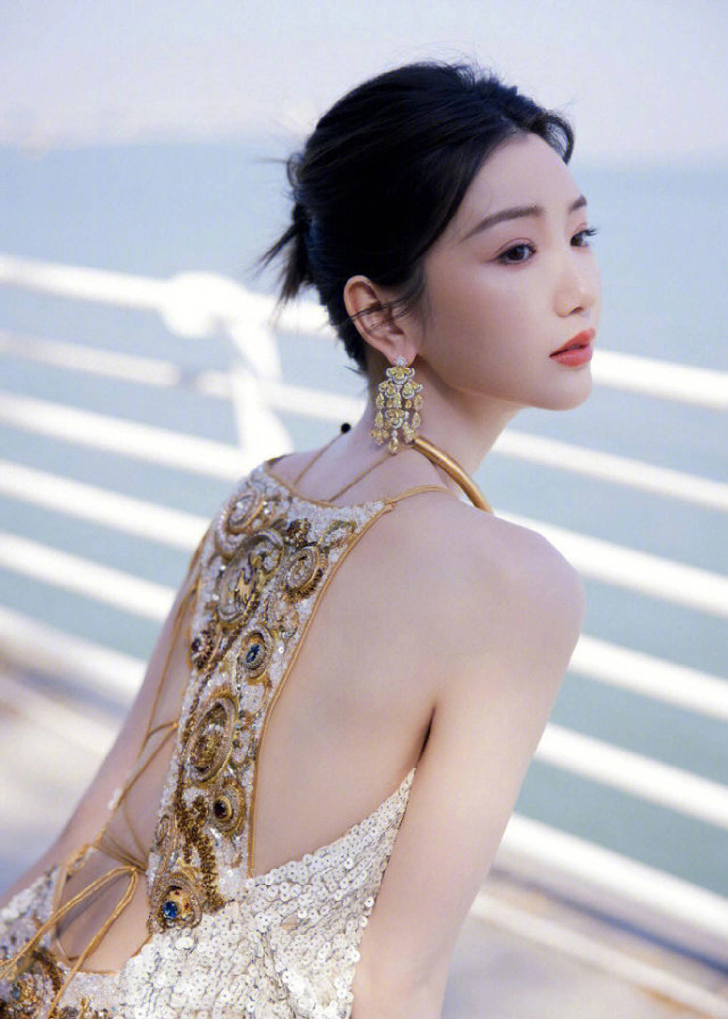 40张高清美图诠释被你忽视的甜妹子毛晓彤_关晓彤_治愈_显得