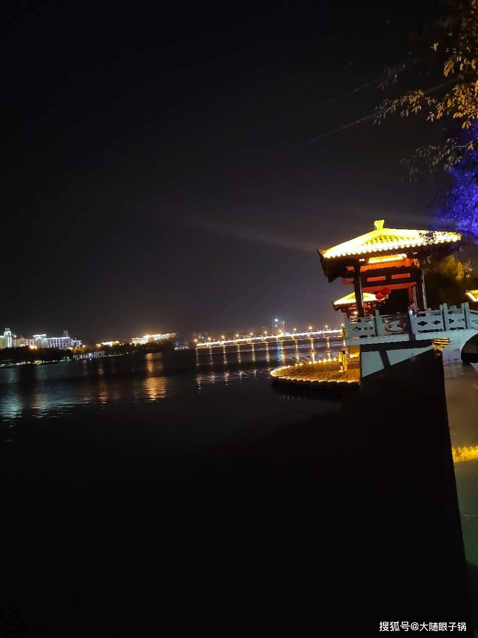 广州白云湖夜景图片