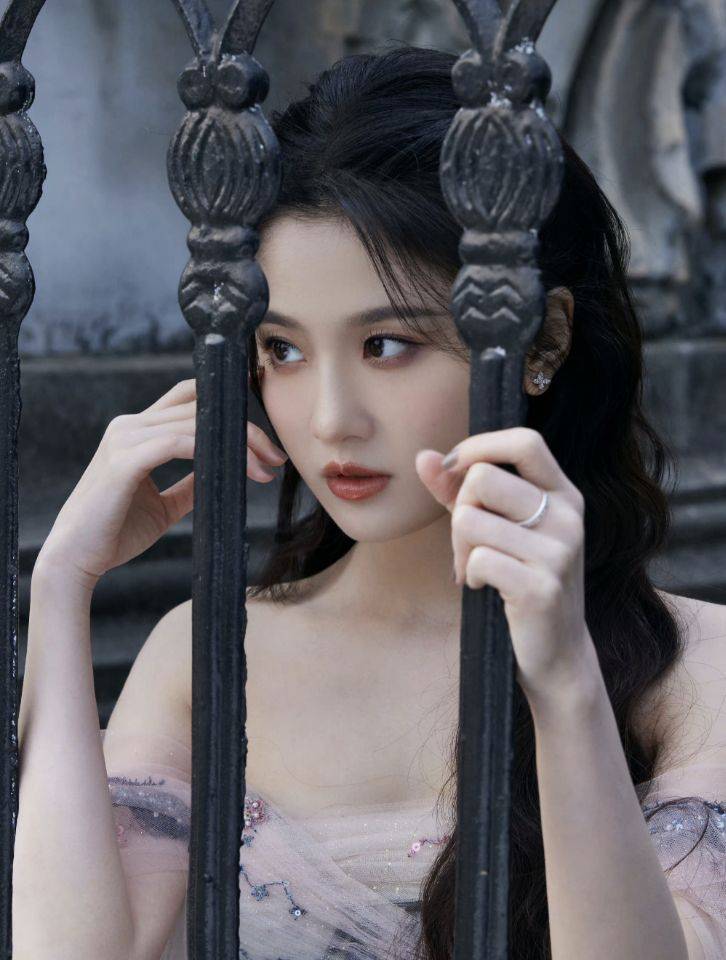 女星张慧雯时尚写真：公主仙女、楚楚动人-搜狐大视野-搜狐新闻