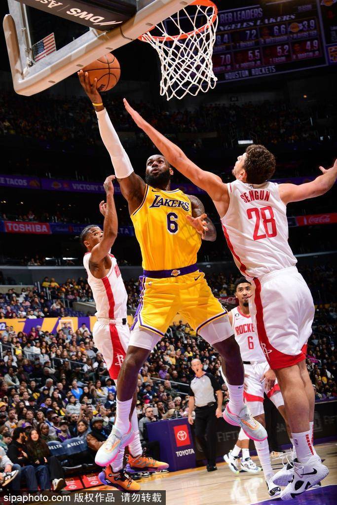 湖人主场逆转热火上演精彩对决引爆全场