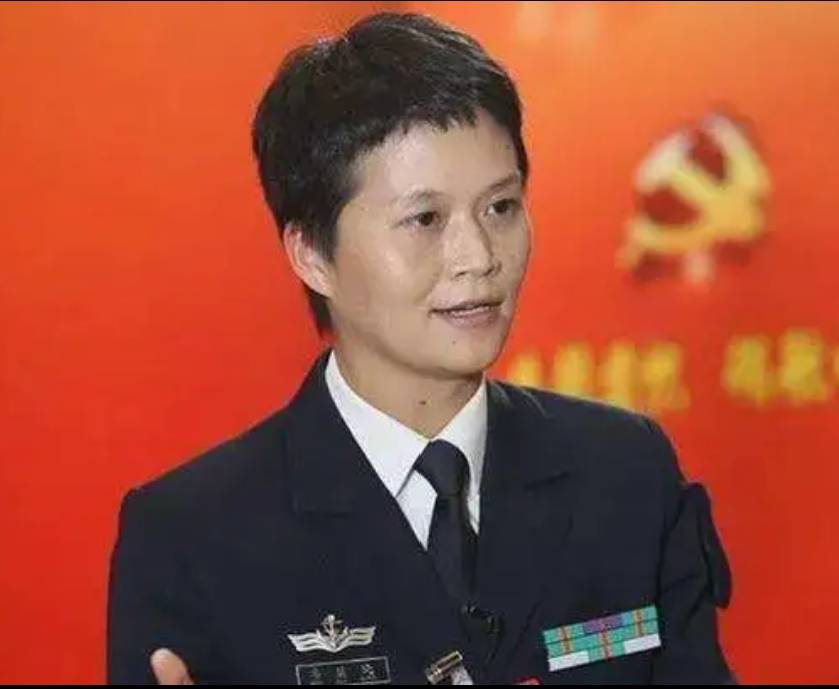 中国海军首位女舰长(下),放弃年薪百万34岁参军,这才是我们该追的星!