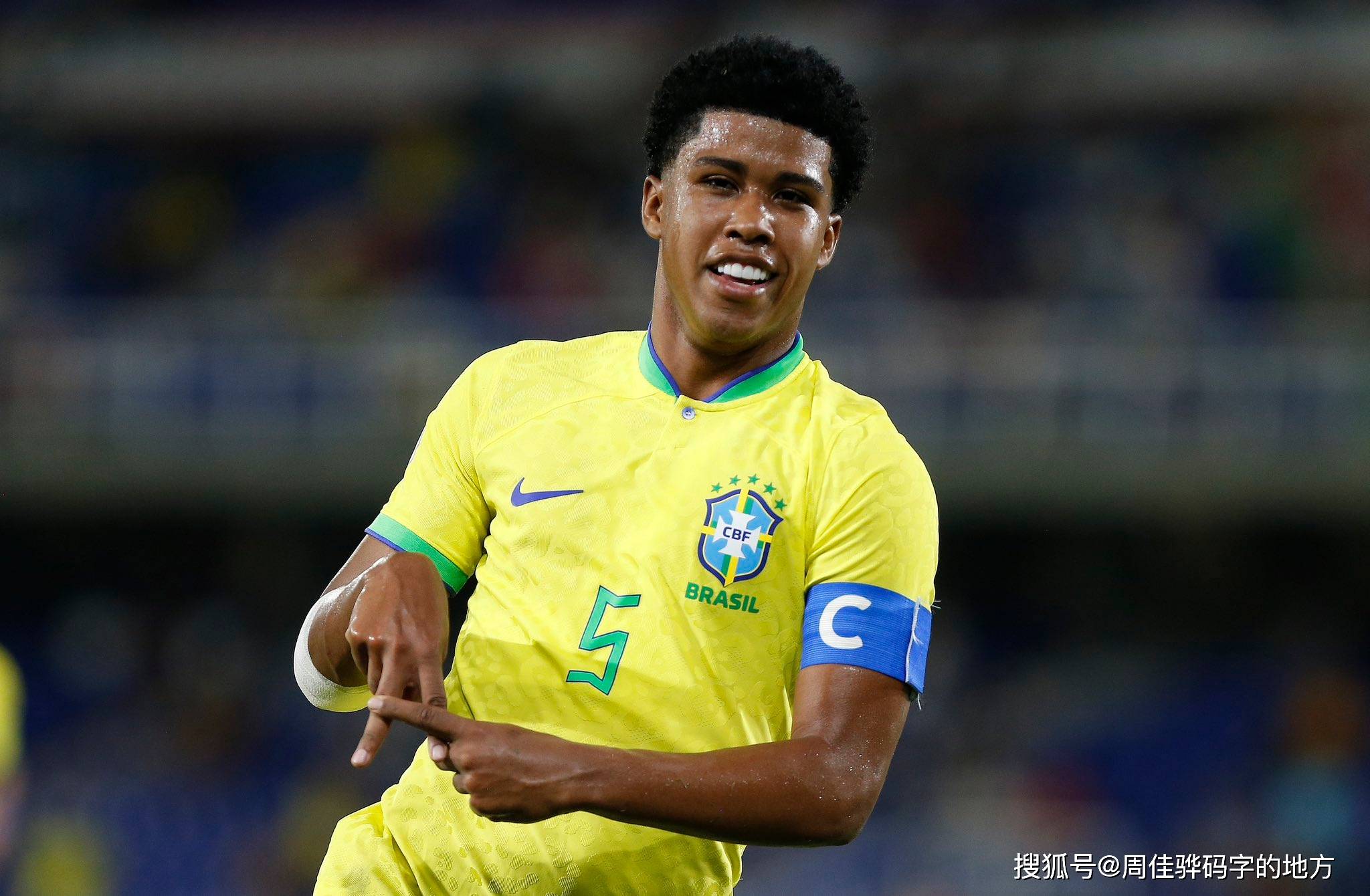 18岁新援闪耀南青赛,1v3一条龙 连场破门_安德雷·桑托斯_国青队_巴西