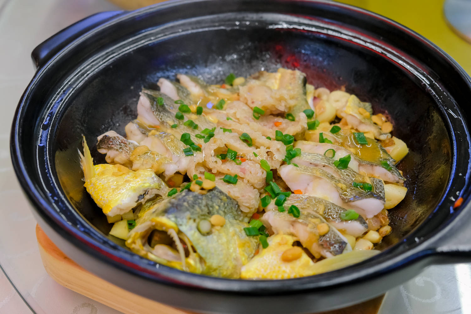 偏潮汕做法的酱鸭,卤水拼盘,豆酱焗黄鱼,各有滋味,新鲜好吃.