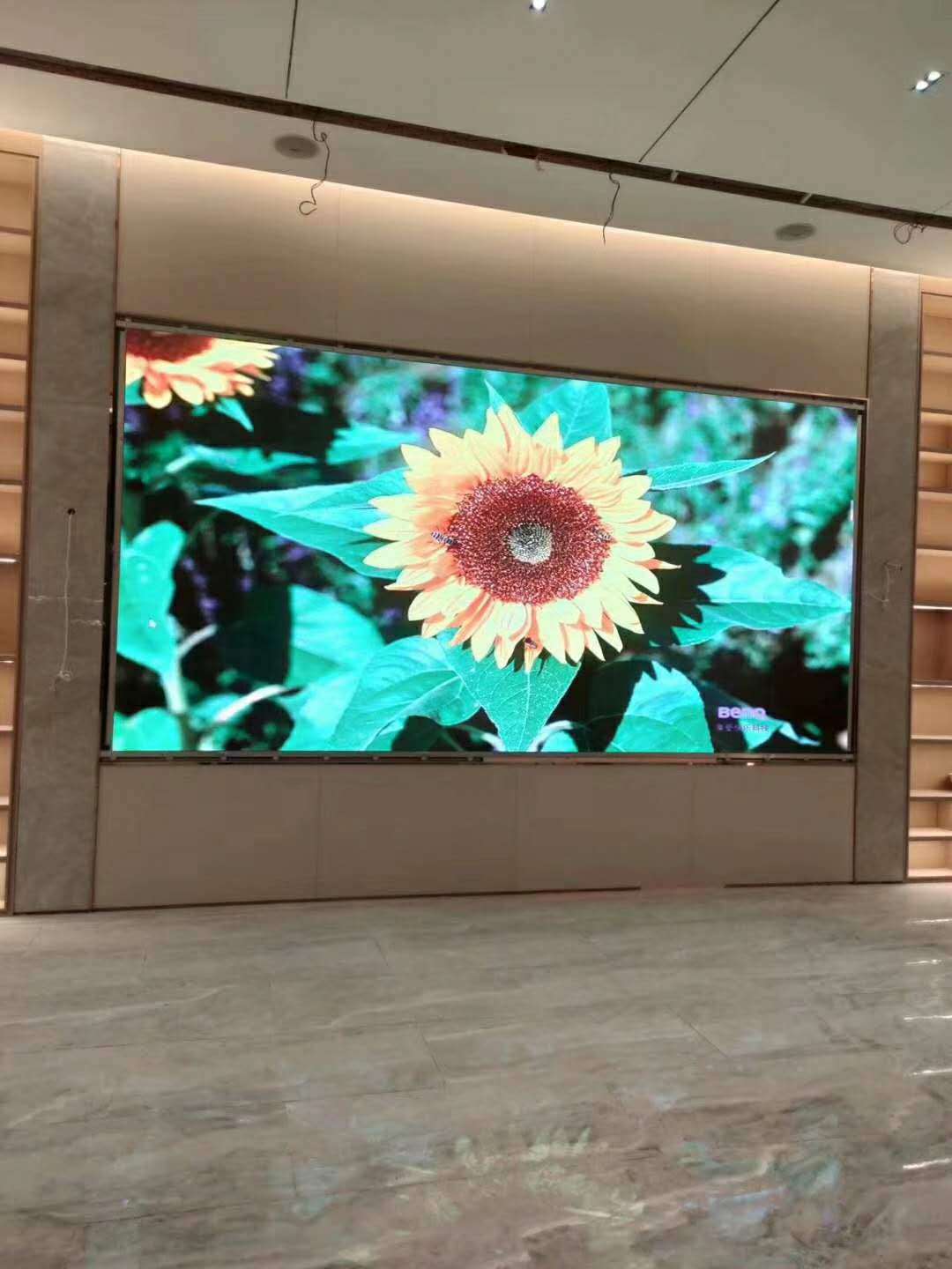 满满干货(休闲会所大厅选用p2.5led电子屏效果怎么样)(图4)