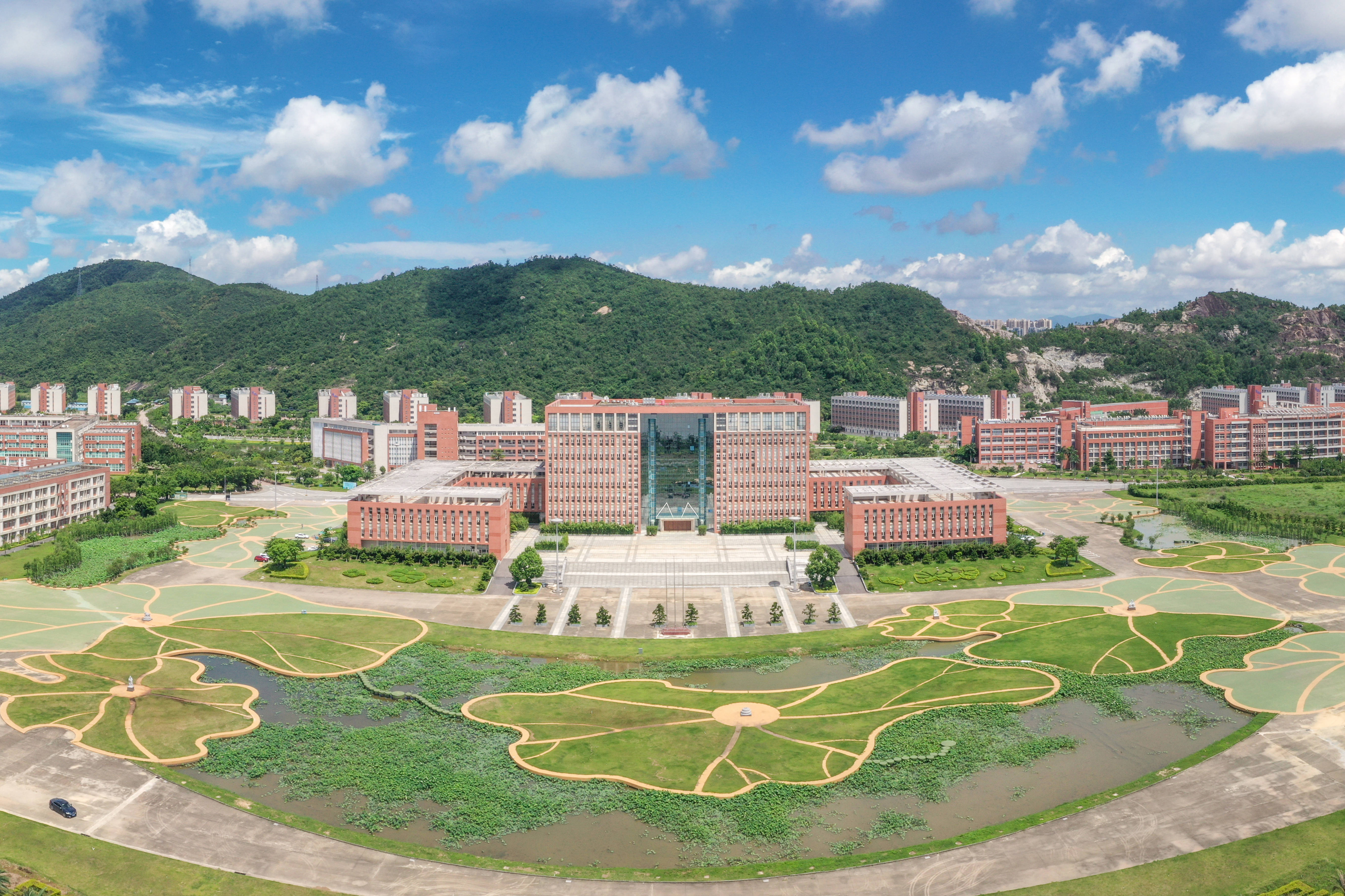 珠海科技学院继续教育学院专本连读是指在校就读的学历教育专科类学生