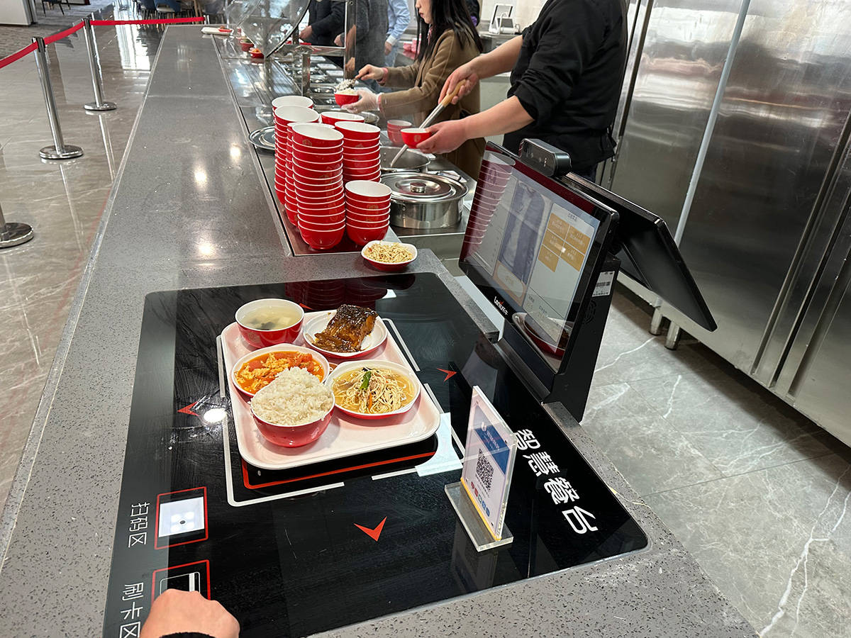 学校智慧食堂建设规模探讨_人数_校园_师生