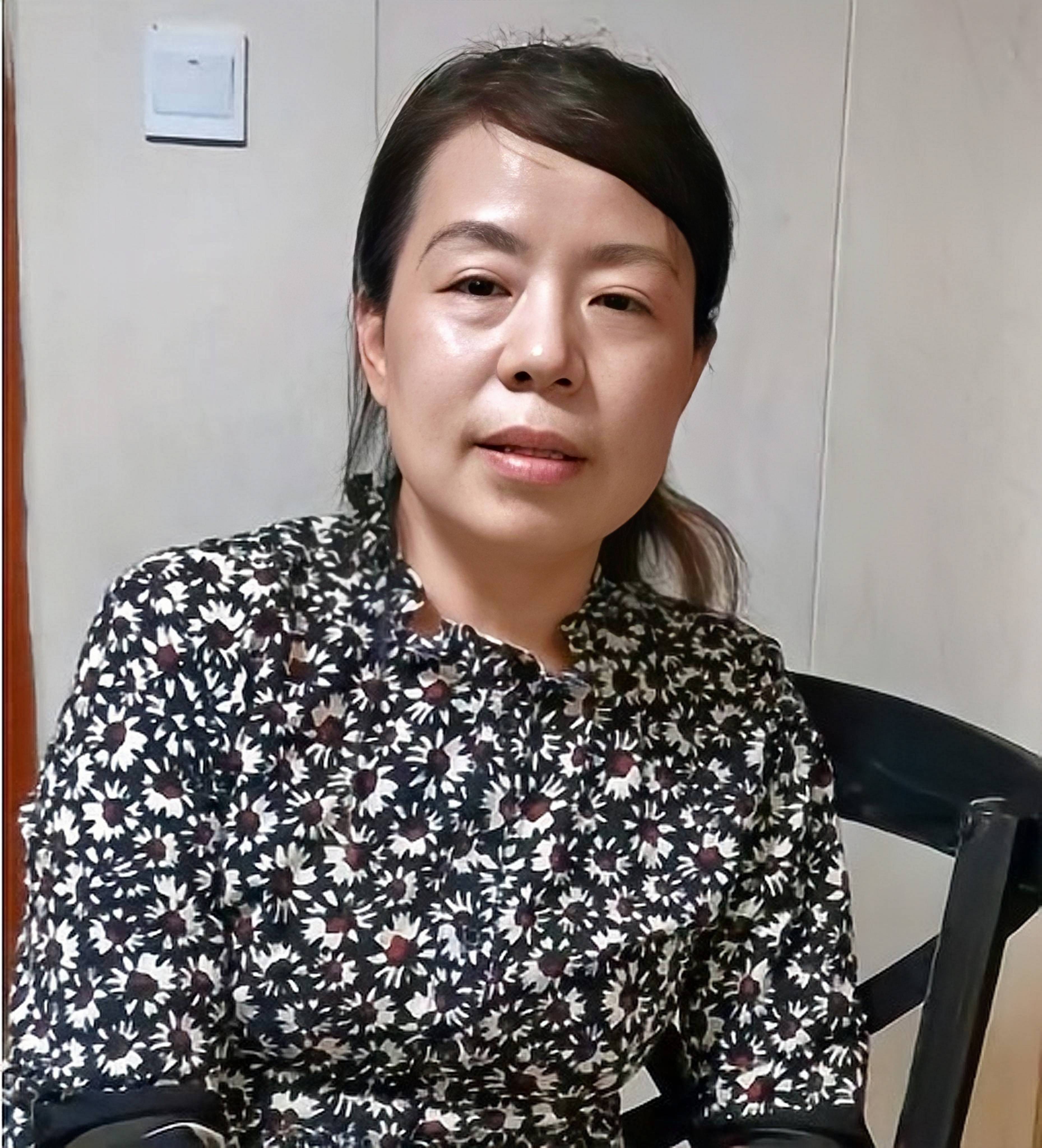 杜新枝在大多数网友心中的形象就是假证一堆,这也似