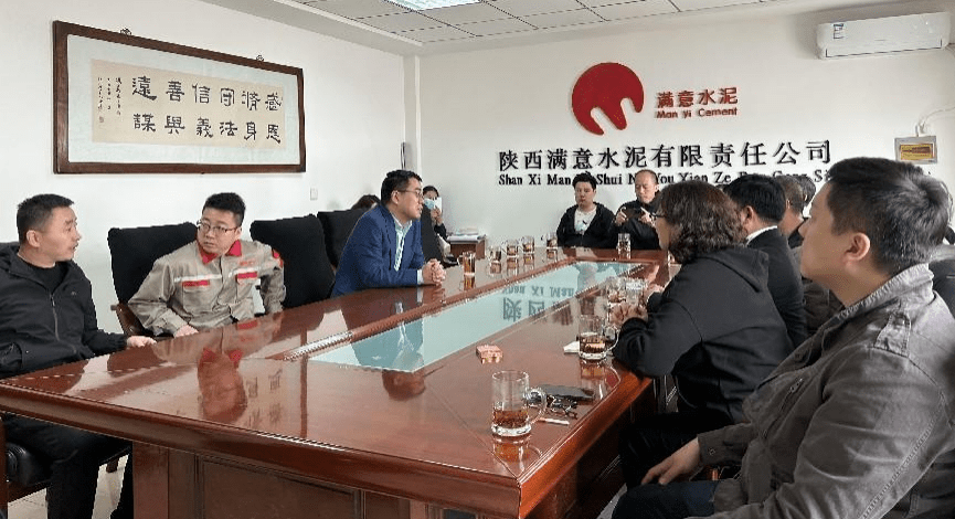 料厂总经理赵行,料厂技术对接人杨主任,石料帮铜川区域负责人王永刚