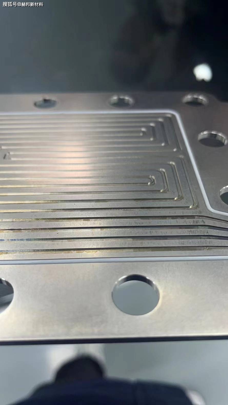 氢燃料汽车 氢燃料双极板 点胶案例_搜狐汽车_搜狐网