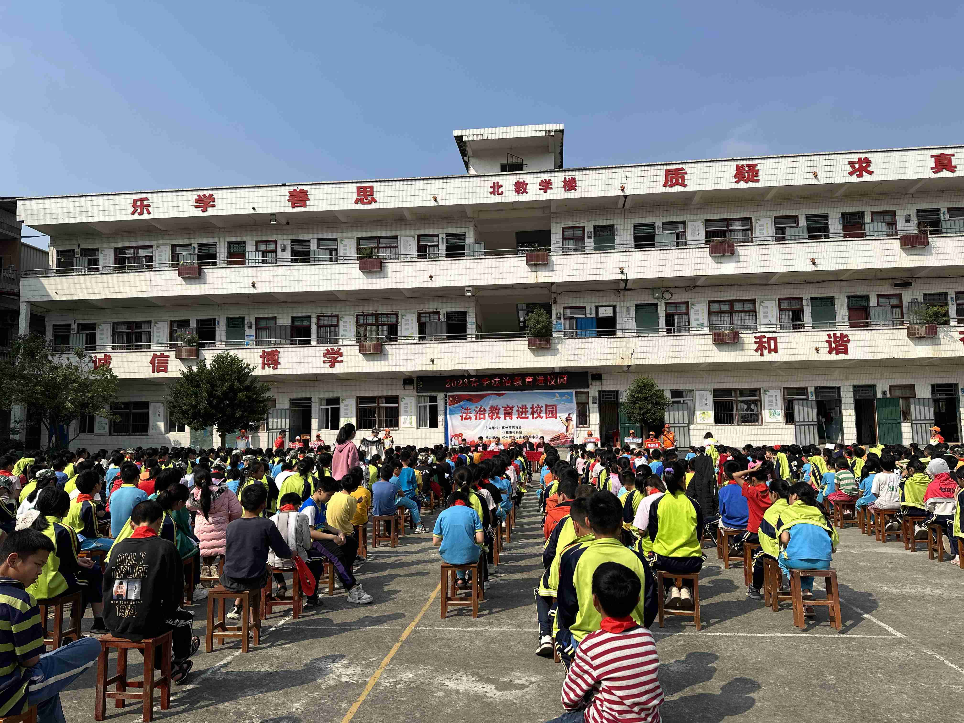 合江镇开展法治,禁毒进校园宣传活动