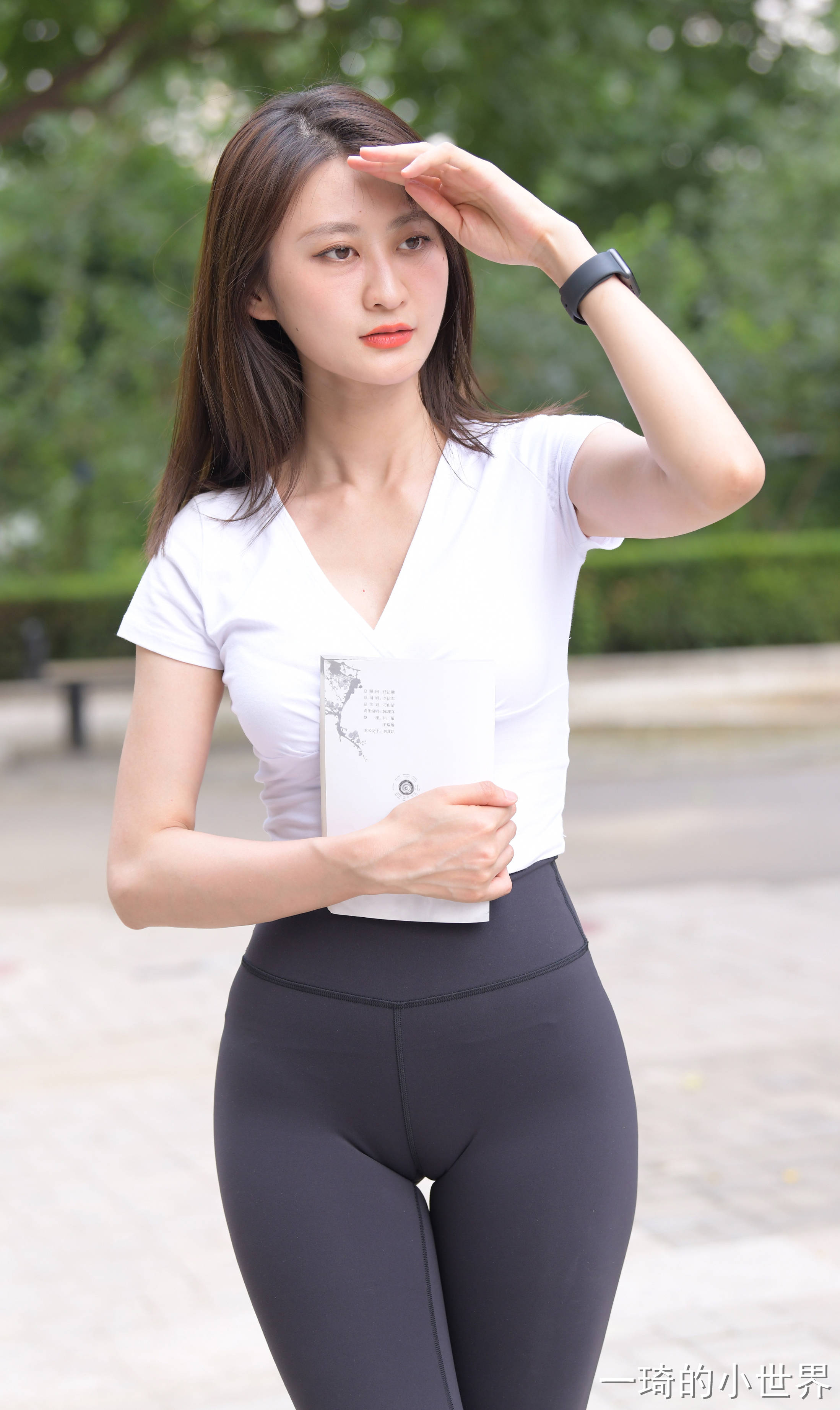 百搭的紧身瑜伽裤,让人看起来充满魅力_女性_时尚_是一种