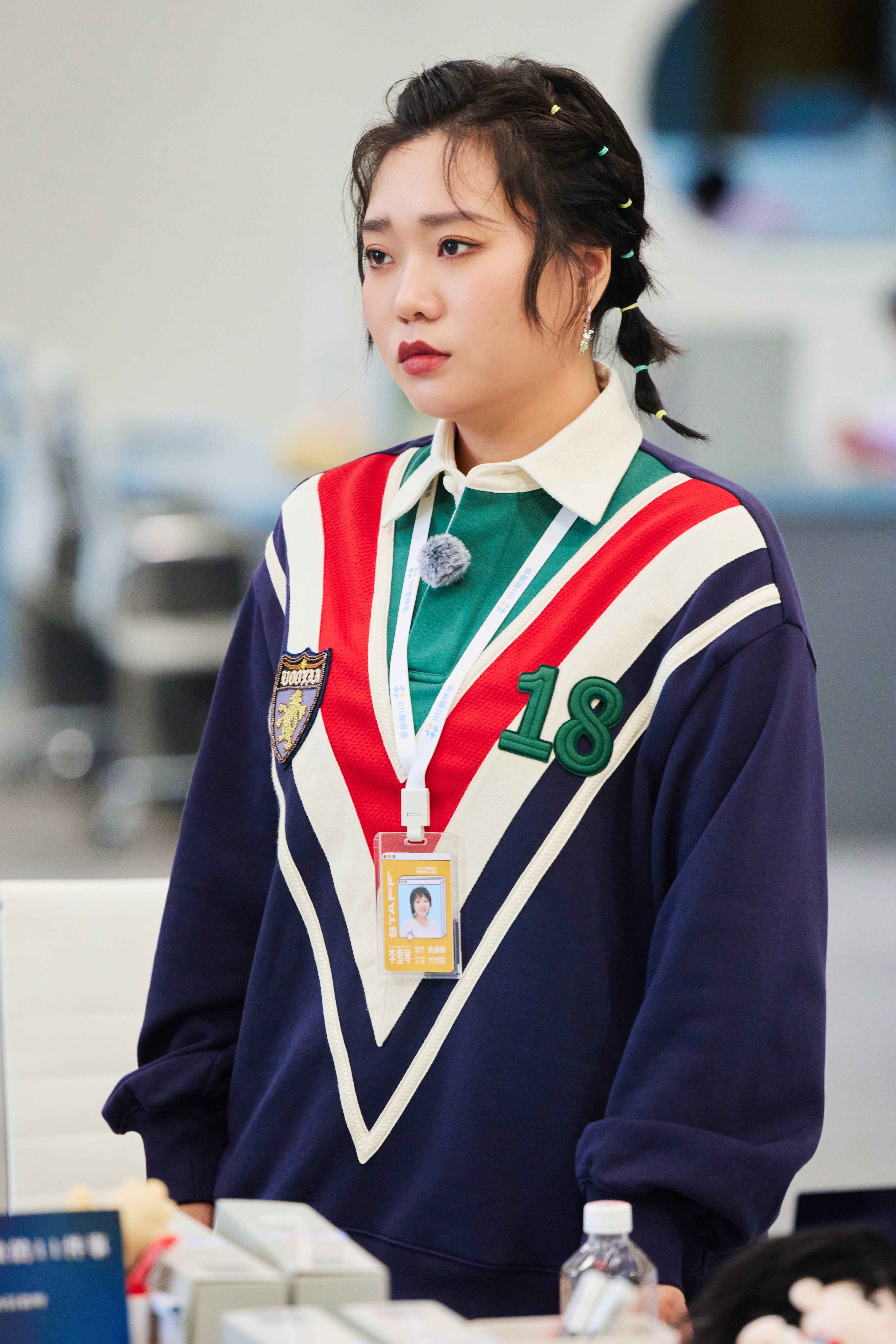 《女子推理社》案情真相引全员共情 李一桐李雪琴崩溃大哭_简三连