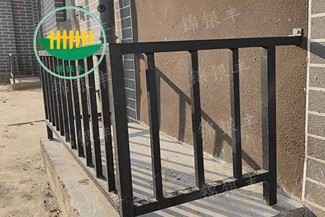 河南栏杆厂:铁艺围栏 小区欧式铁艺围墙护栏样式漂亮_新乡市_别墅