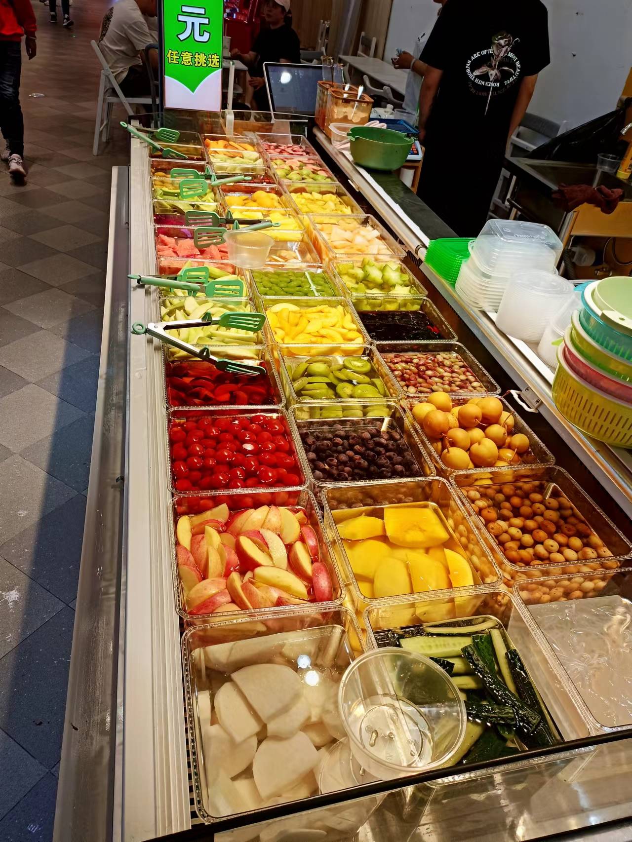 酸果小镇卖酸野卖出千万,不起眼小本生意让人刮目!_广西_行业_小伙子