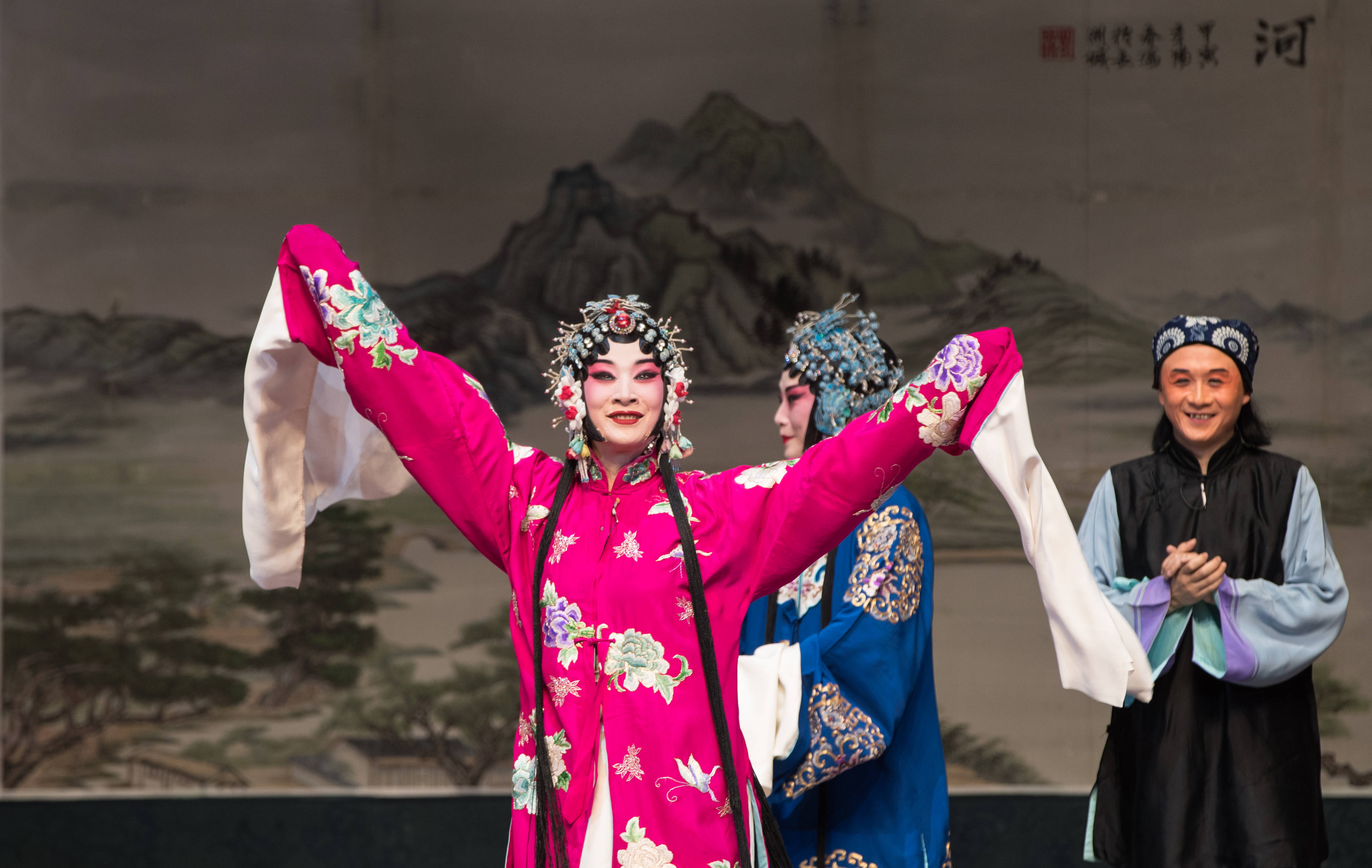 程派明珠《锁麟囊》——命运的无常与人性的至善_京剧_唱腔_春秋