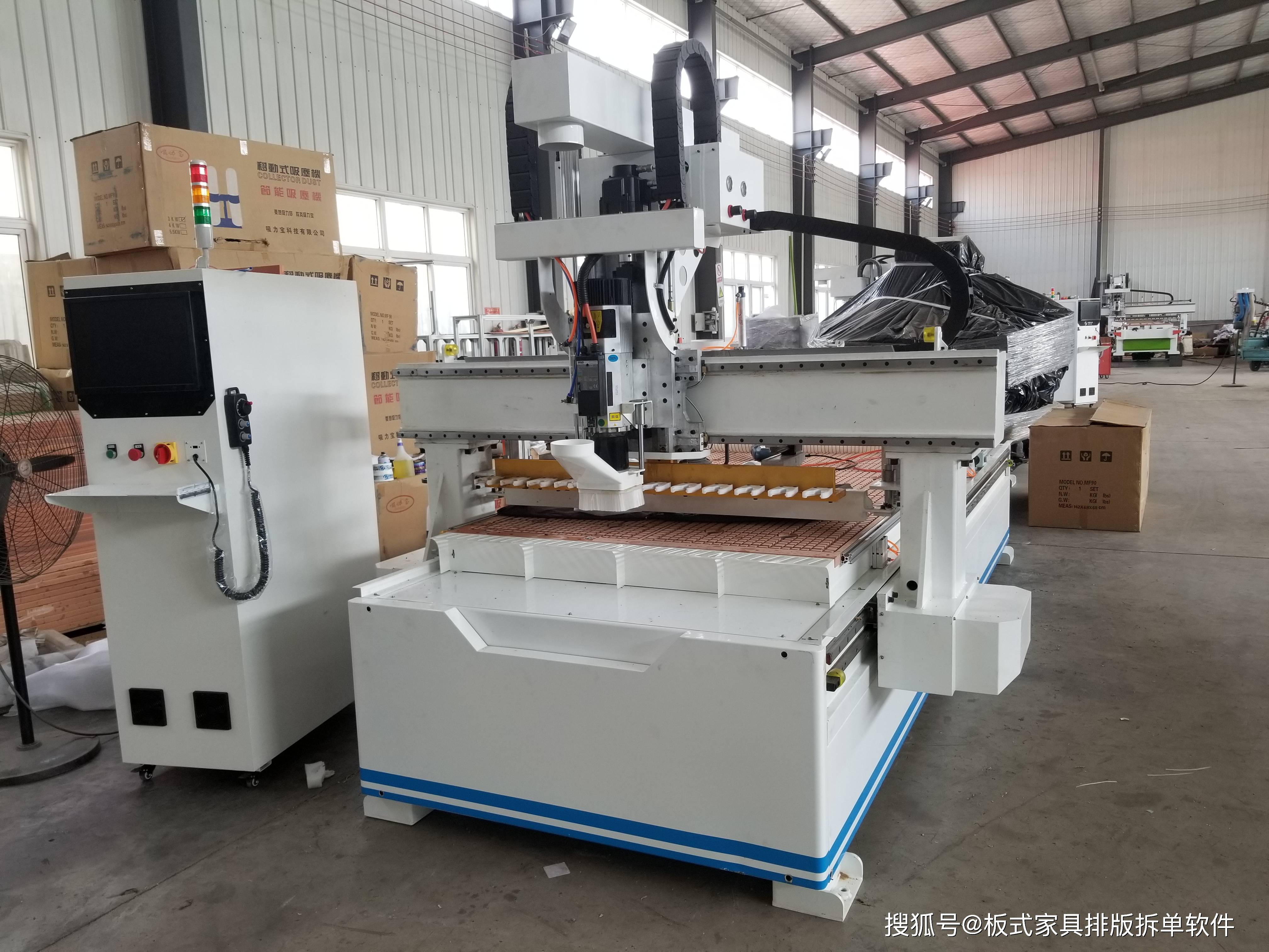 数控开料机,pur重型全自动封边机,数控六面钻,激光侧孔机,全屋家具