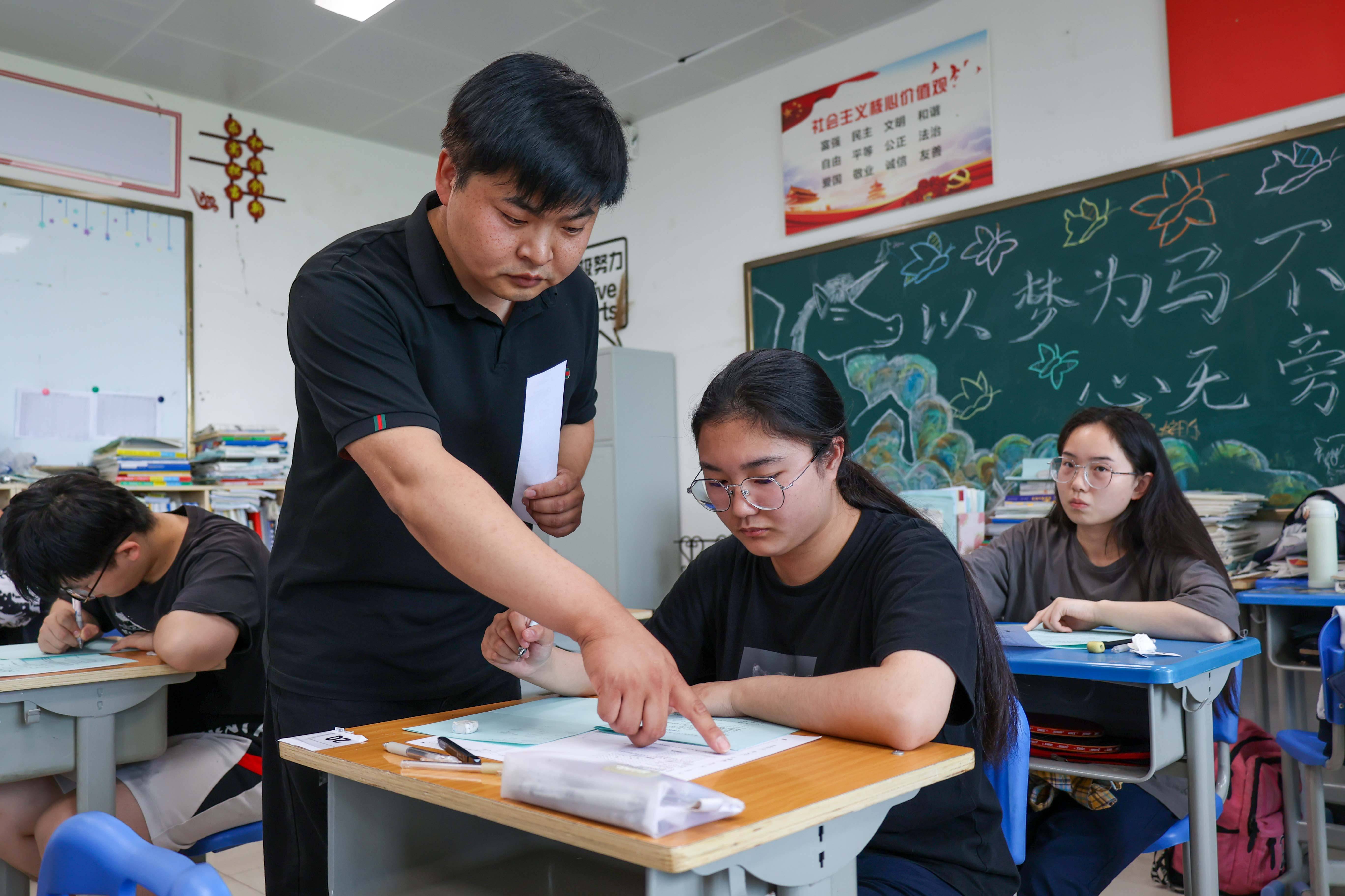 此時無聲勝有聲,鄭州十中舉行高考