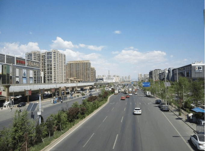 奥森one立足亚奥板块, 地图直线距离3公里内覆盖地铁5/8/13号线,拥揽