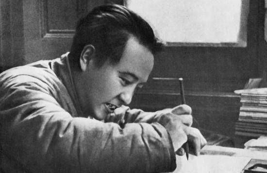 王明妻子漂亮富裕,早期妇女运动领导,追随他去异域,死后葬他国_孟庆树_中央_延安