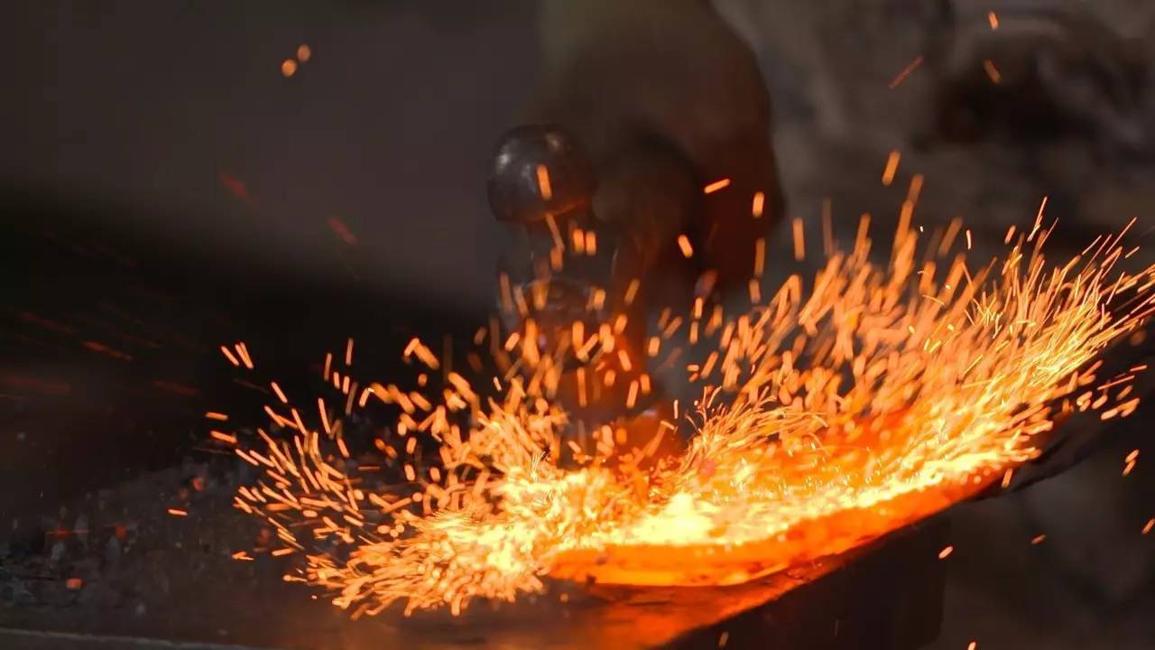 淬火后钢铁能不能发黑,发黑后变软是怎么会事_温度_硬度_低温