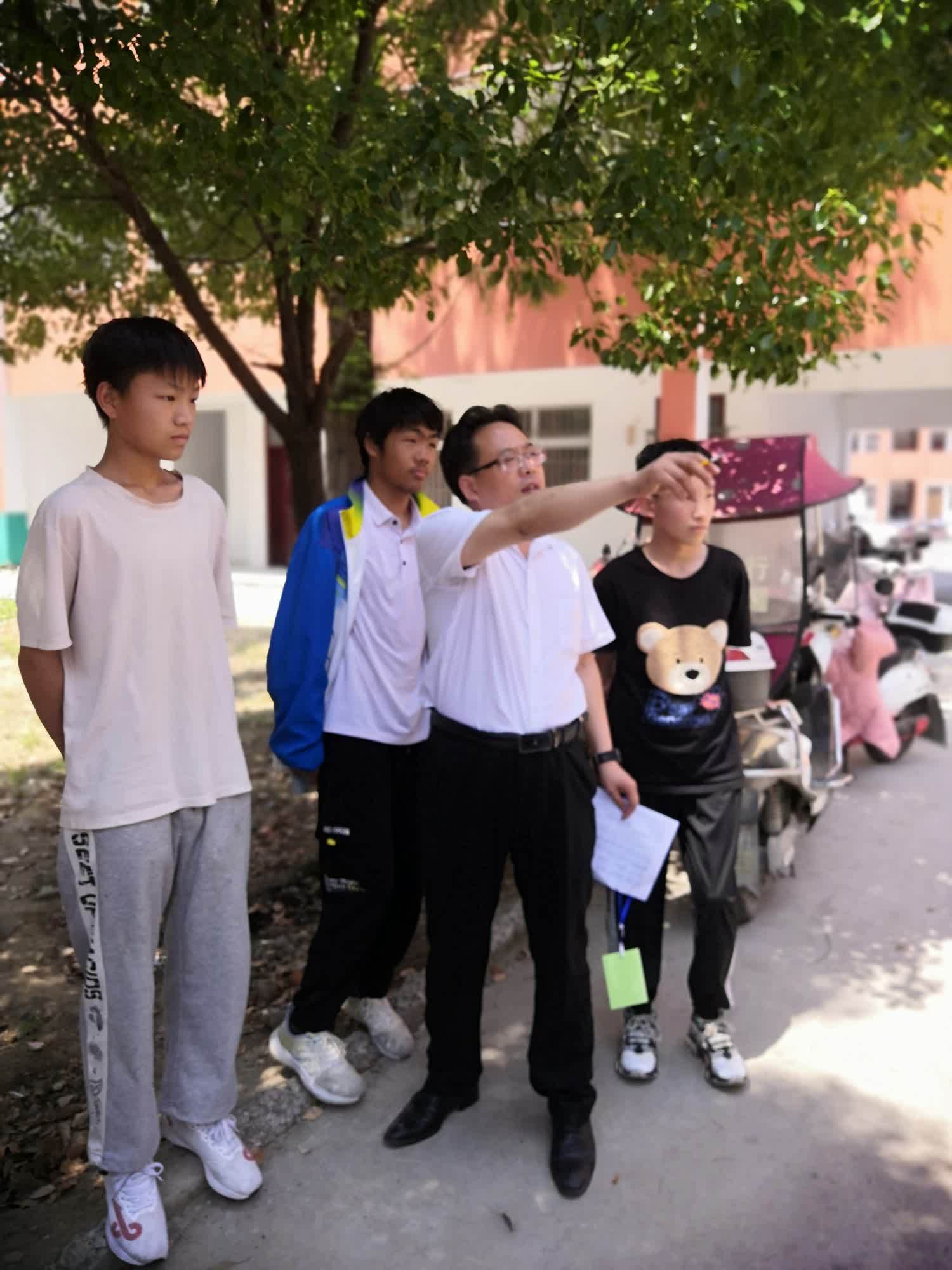 邓州市元庄一初中召开中考出征鼓劲会